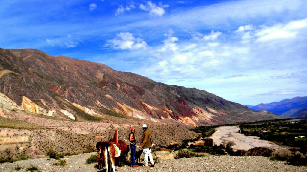 Pueblos y cerros de la Quebrada de Humahuaca