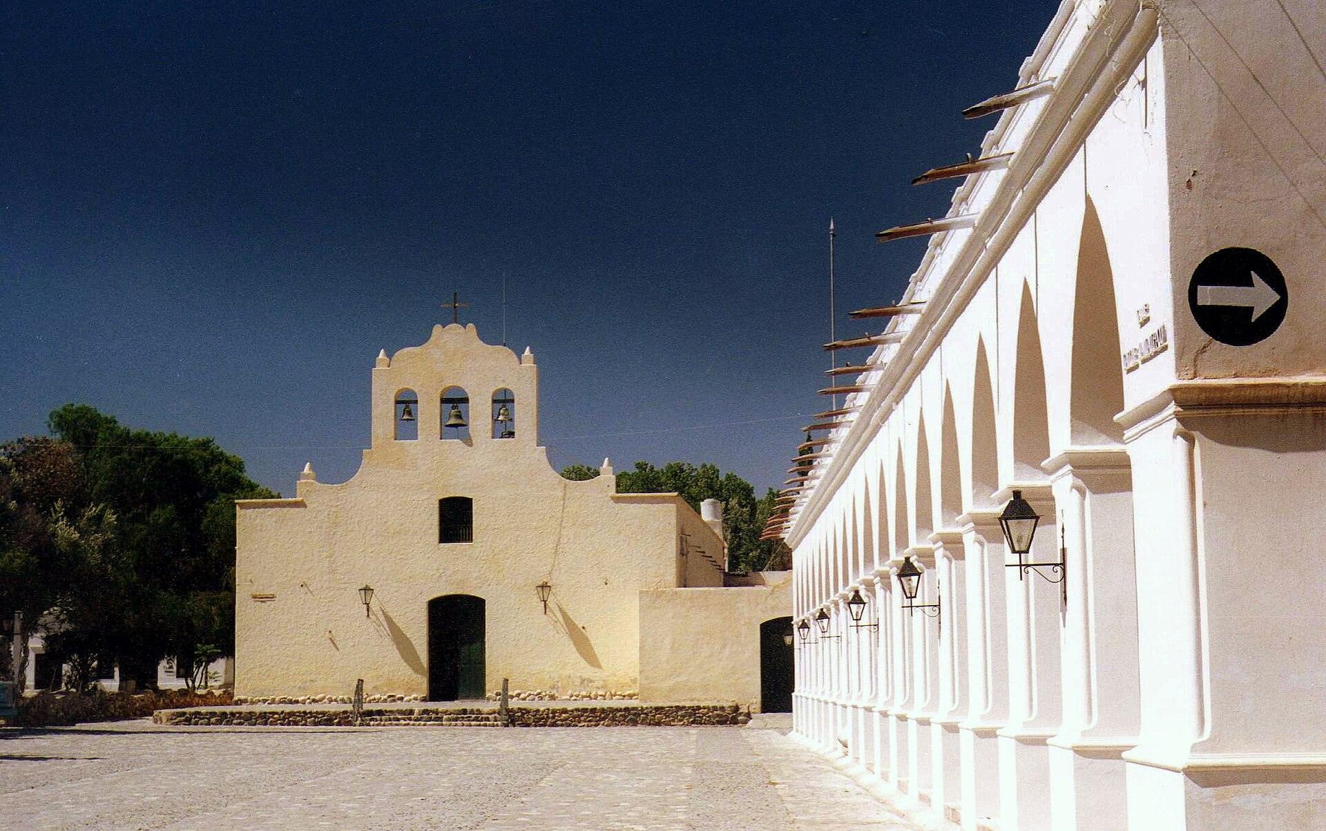Iglesia San José de Cachi, Salta - Valles Calchaquíes 2 días desde Salta