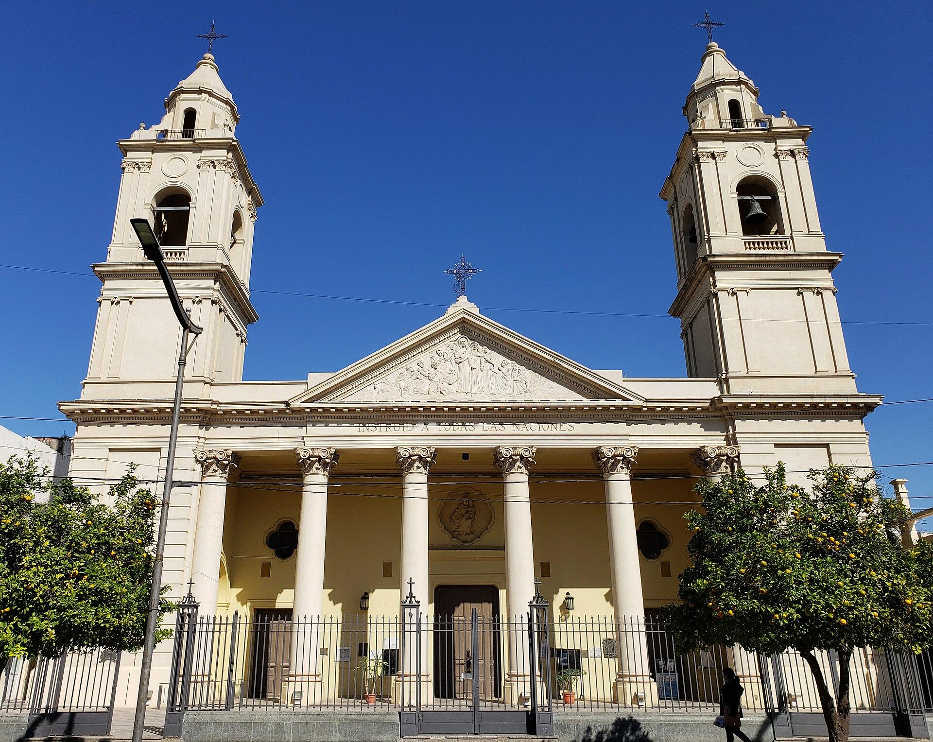 Fachada de la Catedral de Santiago del Estero