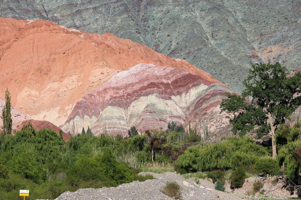 Cerro de los Siete Colores en Purmamarca, camino a Salinas Grandes