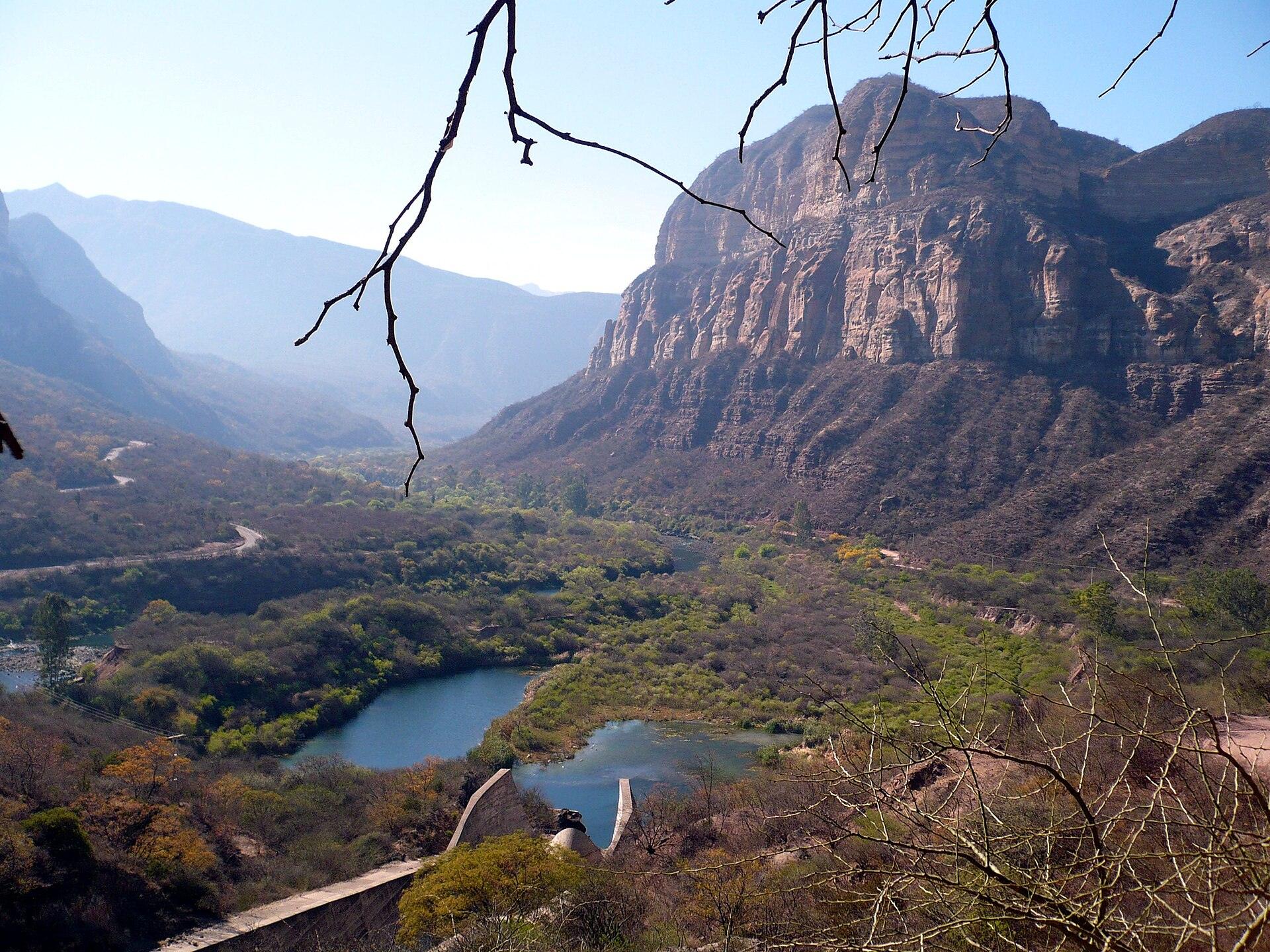 Cañón del Río Juramento cerca de Coronel Moldes, en el camino al Dique Cabra Corral