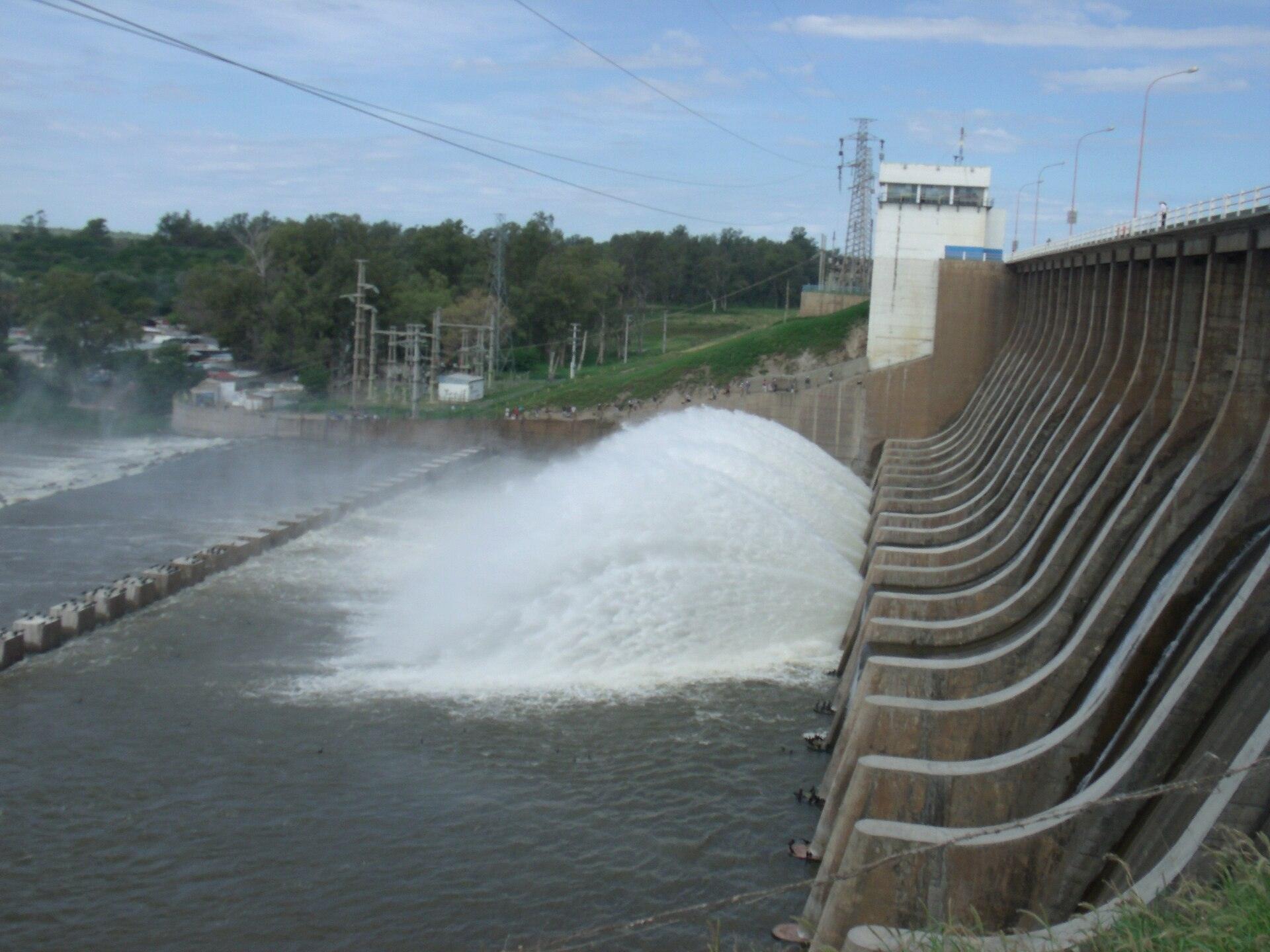 Dique Frontal de Termas de Río Hondo