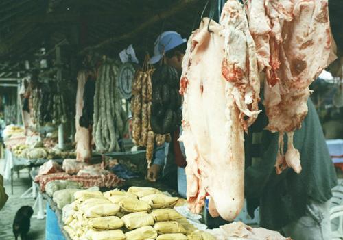 Puesto de comidas regionales en la Feria de Simoca