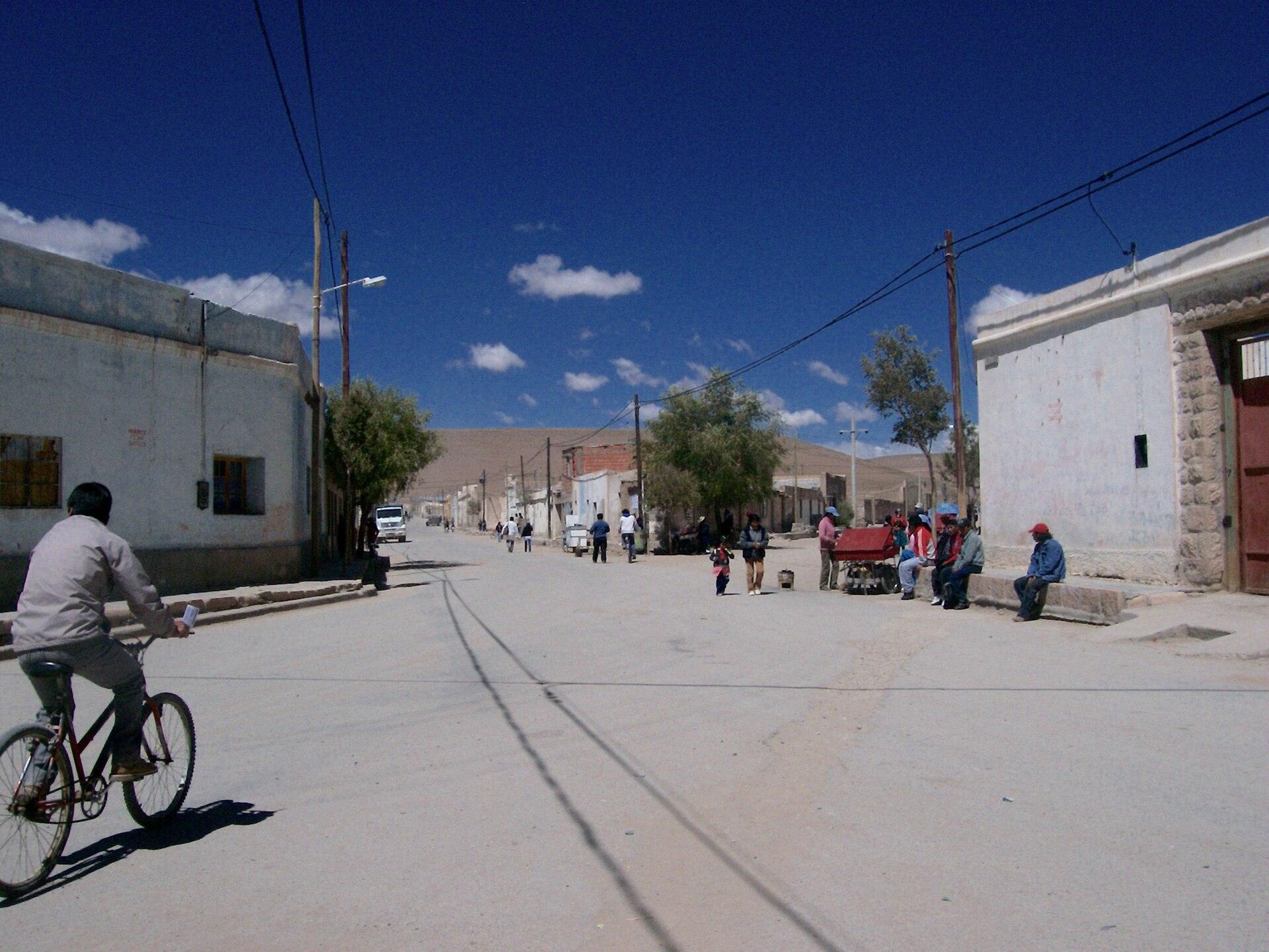 Calle de San Antonio de los Cobres, localidad de la Puna de Salta